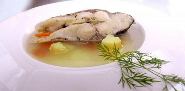 Щоб цього уникнути, перед приготуванням можна потримати рибу в воді з лимонним соком, винним або кислим оцтом