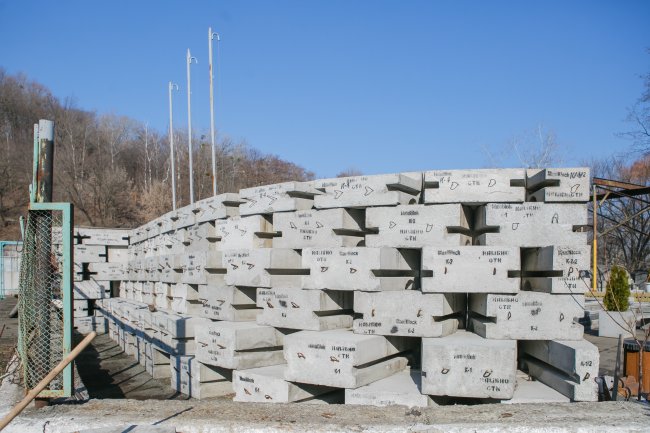 До речі, незабаром у Києві можуть з'явитися підпірні стіни з сучасних конструктивні елементи яких виробляють в Одесі