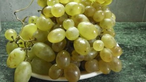 Настоянка виноградна матиме відмінний смак тільки при ретельному відборі сировини для її   приготування